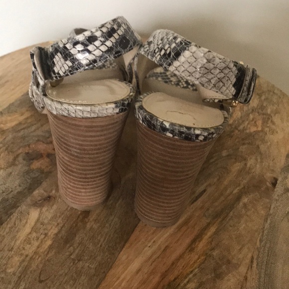 JONES NEW YORK  Snake Skin 4” Block Heels … - Picture 3 of 6